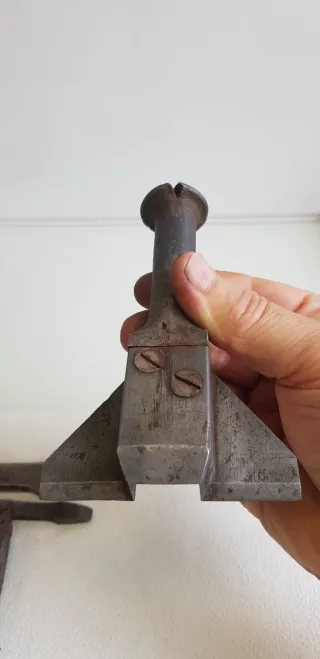 Herramientas antiguas para cuero