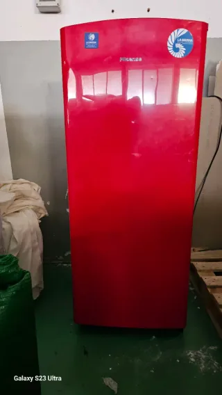 Frigorífico Hisense Rojo