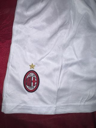 Conjunto niño AC Milan  Talla 28