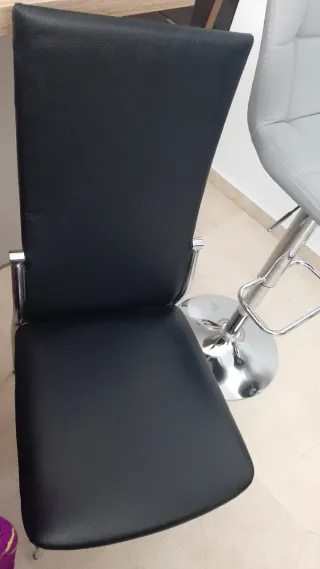 Mesa comedor madera + 4 sillas