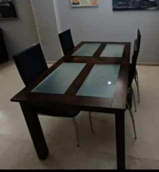 Mesa comedor madera + 4 sillas