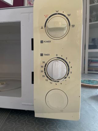 Microonde Daewoo color crema