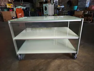 Mesa auxiliar 3 baldas con ruedas