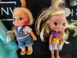 Lote de muñecas variadas