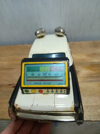 Coche policía antiguo japonés