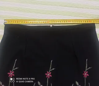 Falda recta bordada flores