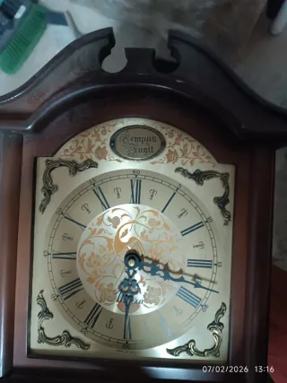 Reloj de pared vintage madera y metal