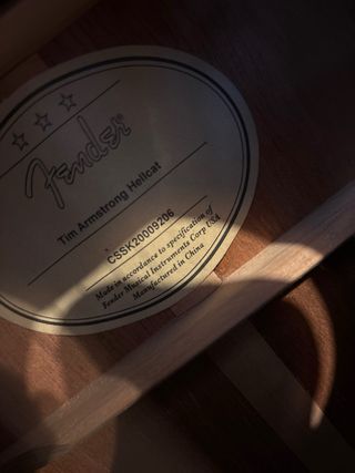 Guitarra electroacústica Fender Hellcat