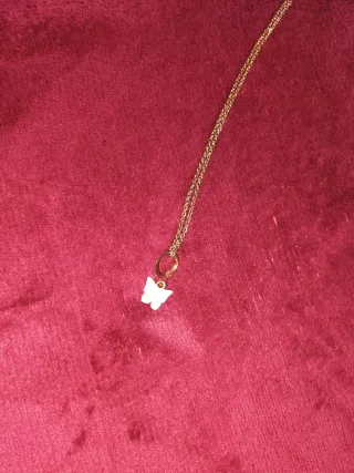 Lote de 3 collares y un llavero.