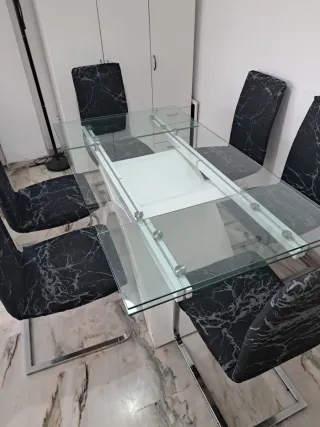 Mesa de comedor y 6 sillas