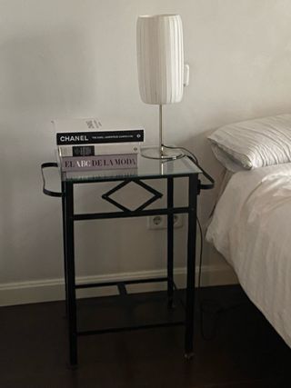 Mesa auxiliar antigua hierro . Urge por mudanza