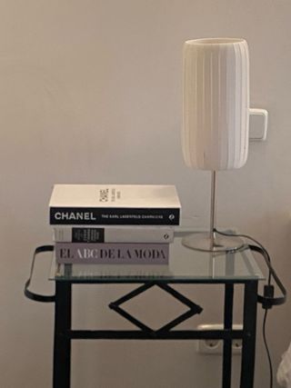 Mesa auxiliar antigua hierro . Urge por mudanza