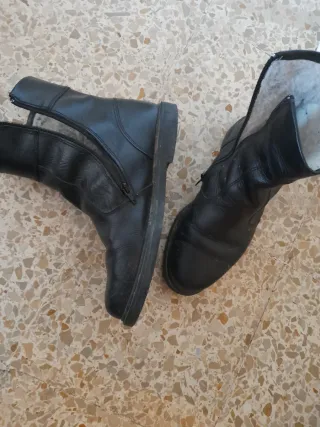 Botas de cuero negras con forro