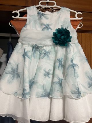 Vestido floral con flor