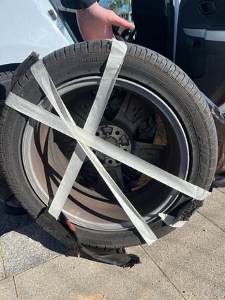 4 Llantas 16” KIA + 1 Neumáticoe