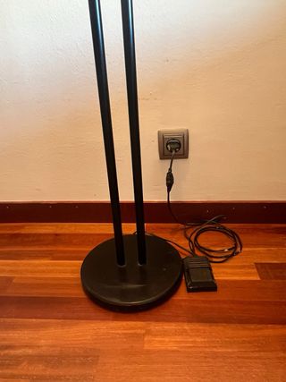 Lámpara de pie vintage metal negro