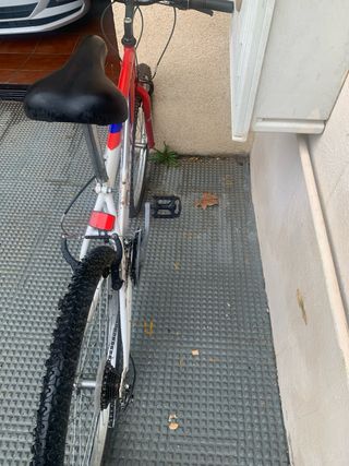 Bicicleta BMAX Roja y Blanca 26” talla m