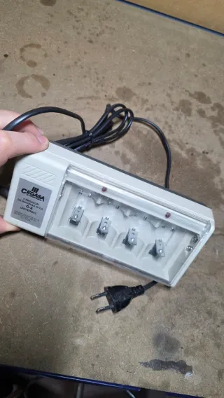 Cargador Universal Cegasa Ni-Cd