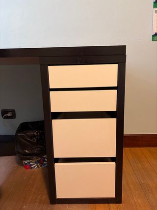 Escritorio, Silla y Lámpara