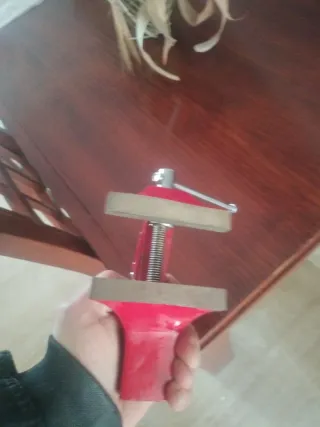 Mini prensa de banco roja