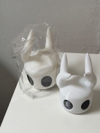 Porta mandos Hollow Knight blanco