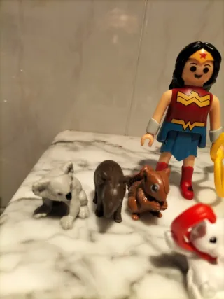 Kinder Sorpresa DC + Dinosaurios y Animales