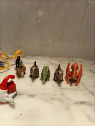 Kinder Sorpresa DC + Dinosaurios y Animales