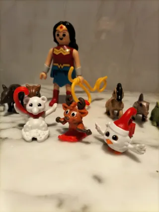 Kinder Sorpresa DC + Dinosaurios y Animales