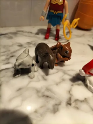 Kinder Sorpresa DC + Dinosaurios y Animales