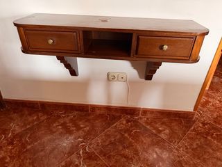 Aparador de madera marrón