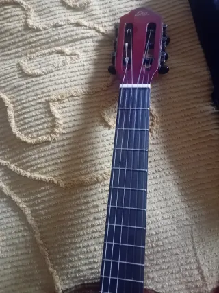 Chitarra classica con custodia