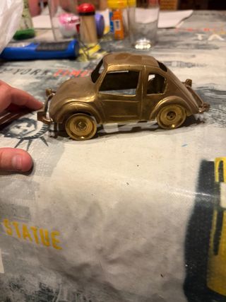 Coche antiguo latón