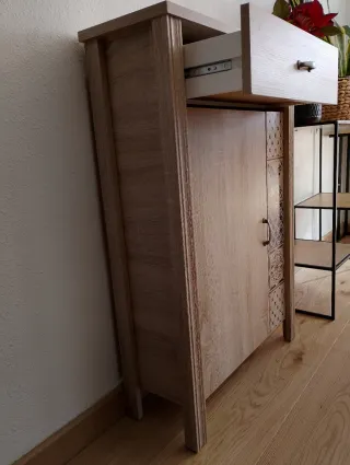 Zapatero con diseño azulejos