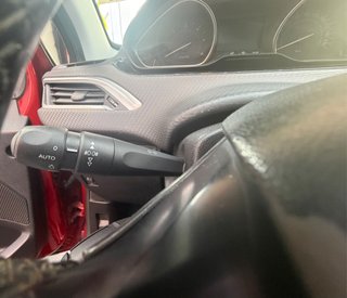 Peugeot 2008 Allure 1.6 BlueHDi 73KW (100CV)