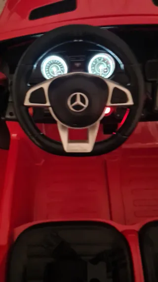 Coche eléctrico infantil Mercedes AMG