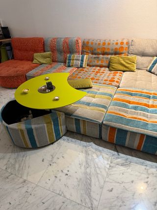 Sofá Modular Multicolor con Mesa Elevable