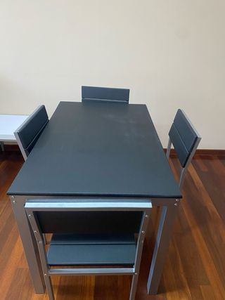 Mesa comedor con 4 sillas