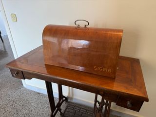 Máquina de cosir SIGMA con mueble