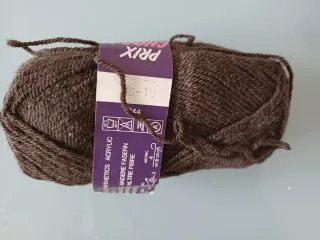 9 gomitoli filato marrone Phildar