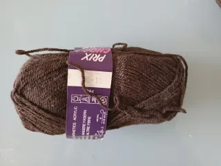 9 gomitoli filato marrone Phildar