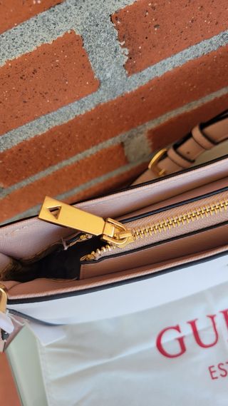 Bolso Guess con monedero blanco beige