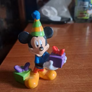figura pvc Mickey Mouse con regalos
