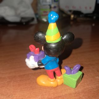 figura pvc Mickey Mouse con regalos