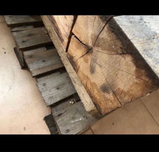 Chimenea de piedra y madera