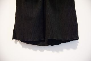 Top negro punto volantes lazo S