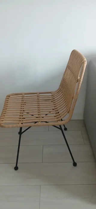 2 Sillas ratán y metal: exterior/ interior