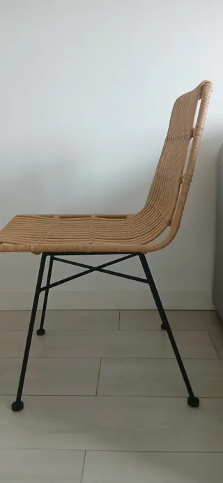 2 Sillas ratán y metal: exterior/ interior