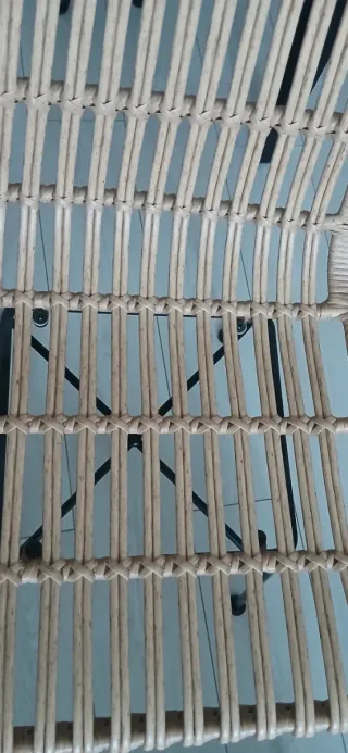 2 Sillas ratán y metal: exterior/ interior