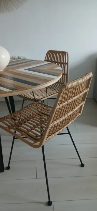 2 Sillas ratán y metal: exterior/ interior