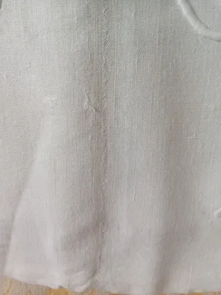 Sábana antigua de lino bordada.